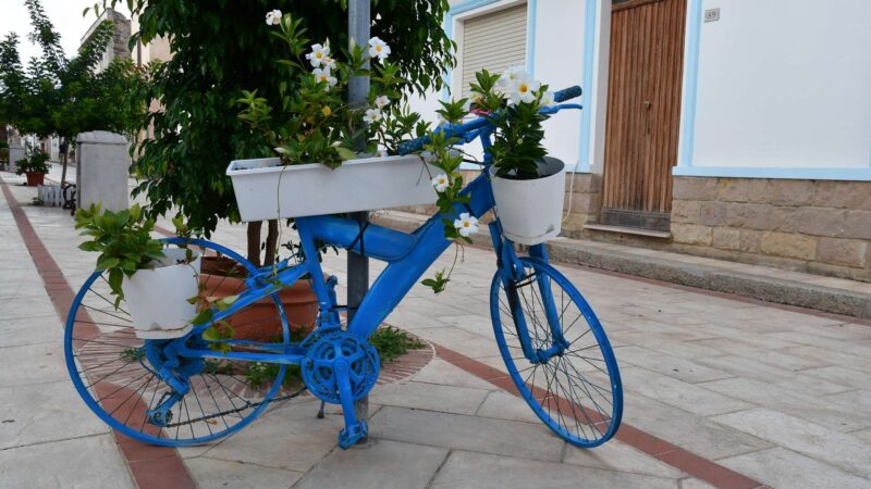 Calasetta geschmücktes Fahrrad