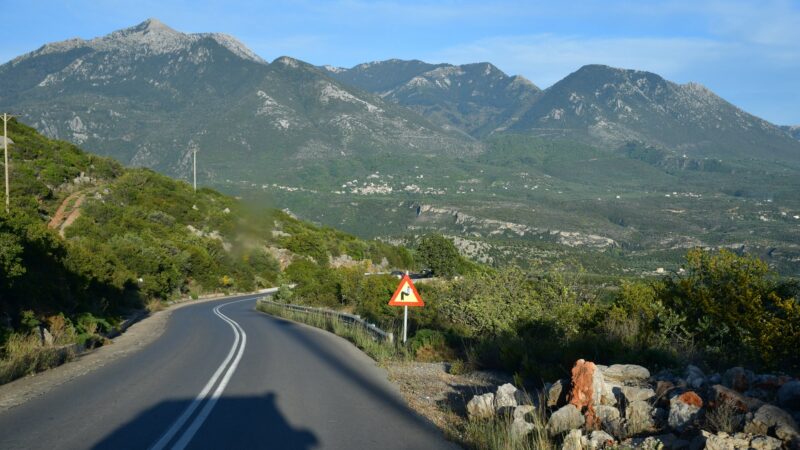 On the road am Abend