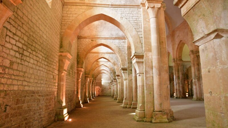 L’Abbaye Fontenay Kirche