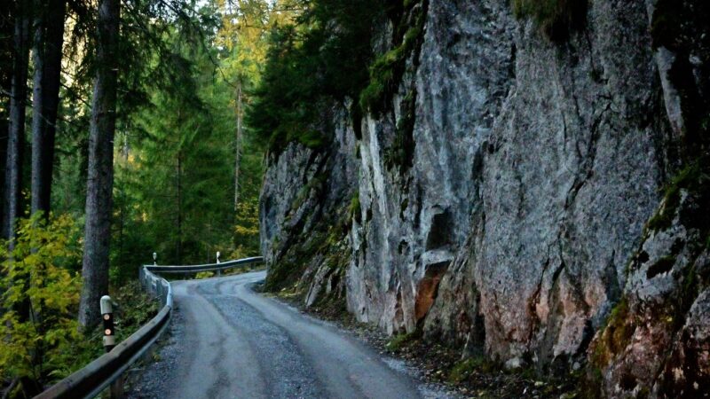 Strasse zur Iffigenalp